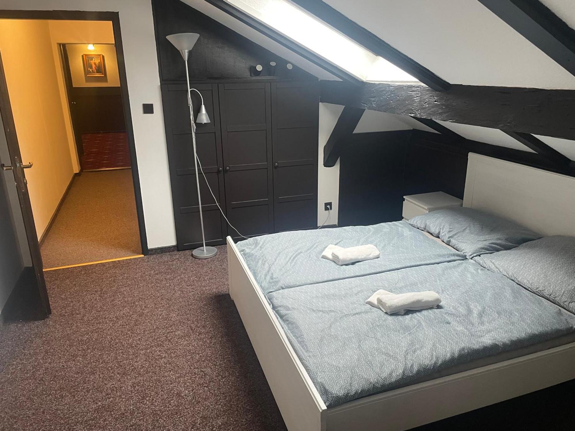Hotel Lovecky Zamecek Orion Liberec Esterno foto