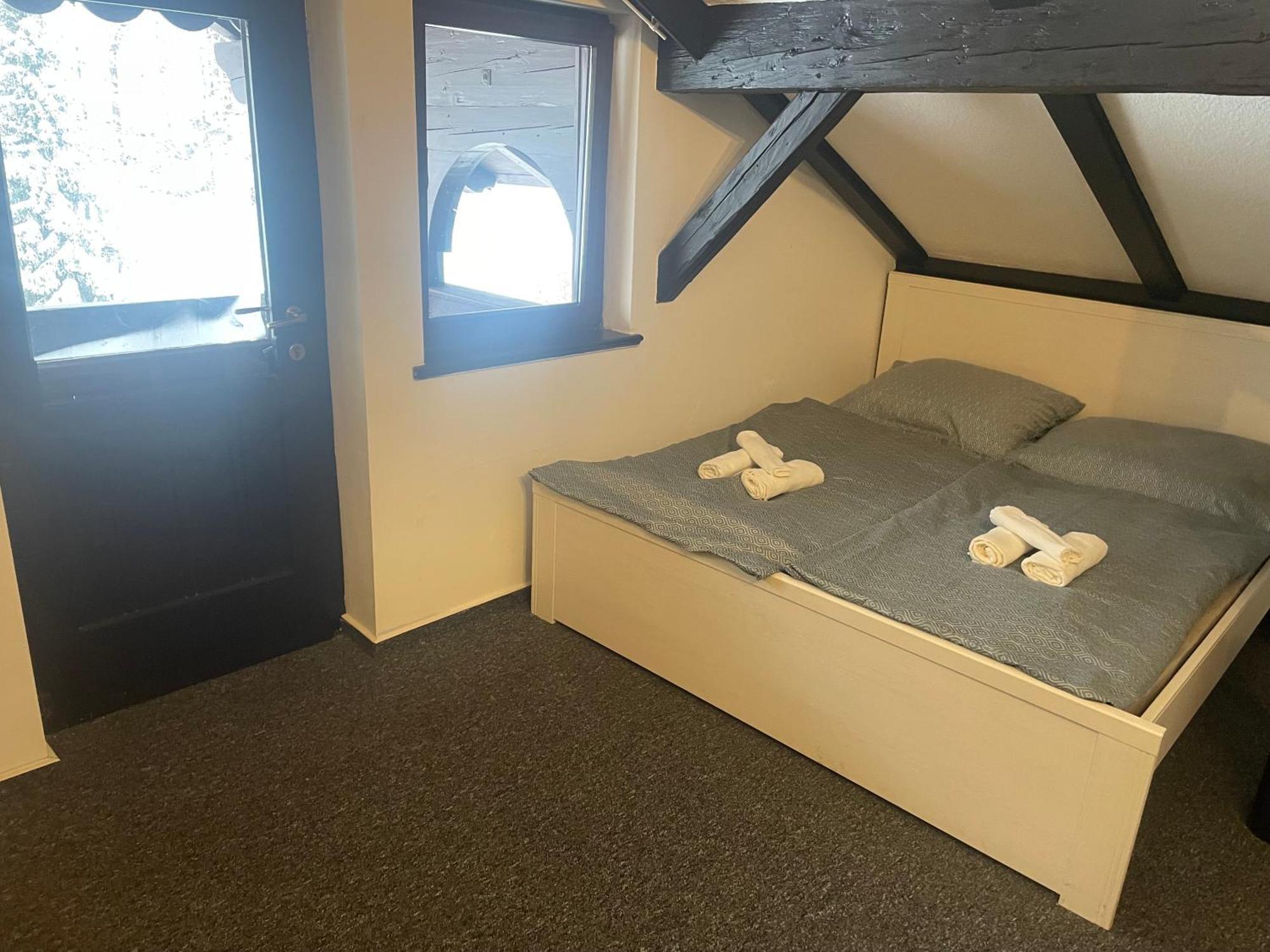 Hotel Lovecky Zamecek Orion Liberec Esterno foto