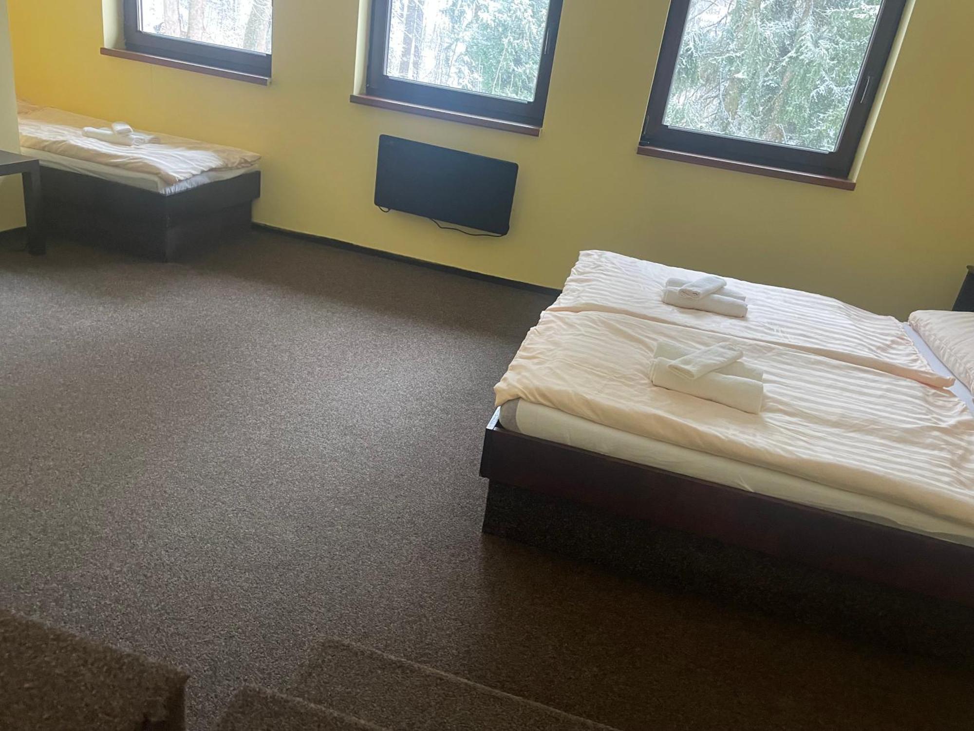 Hotel Lovecky Zamecek Orion Liberec Esterno foto