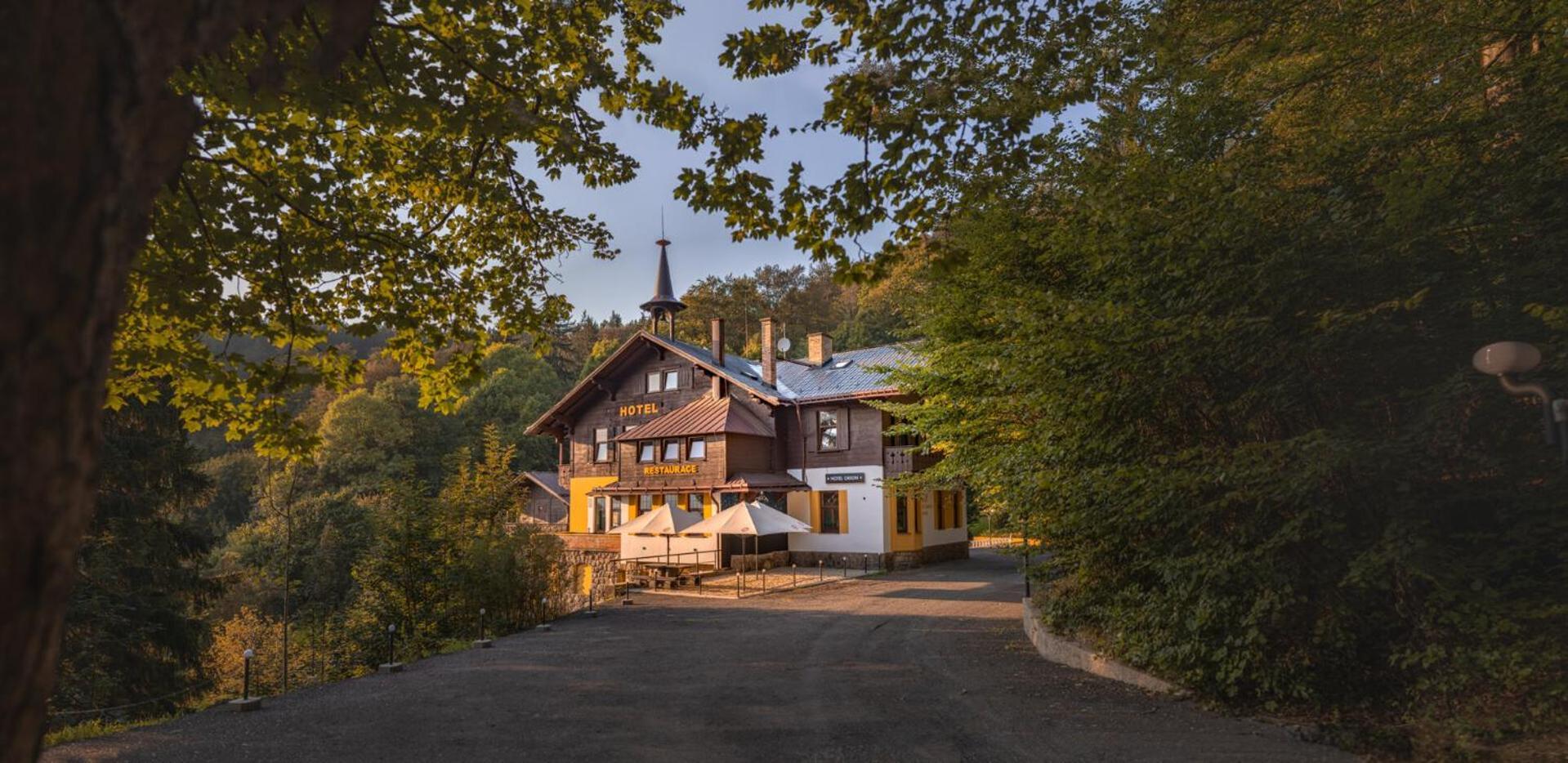 Hotel Lovecky Zamecek Orion Liberec Esterno foto