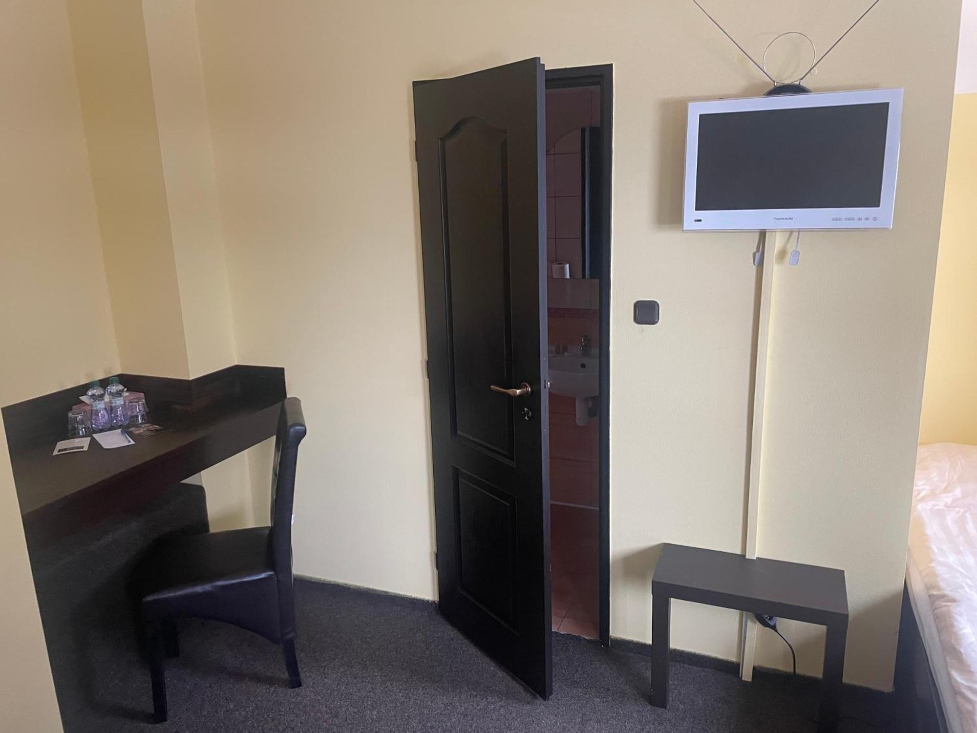 Hotel Lovecky Zamecek Orion Liberec Esterno foto