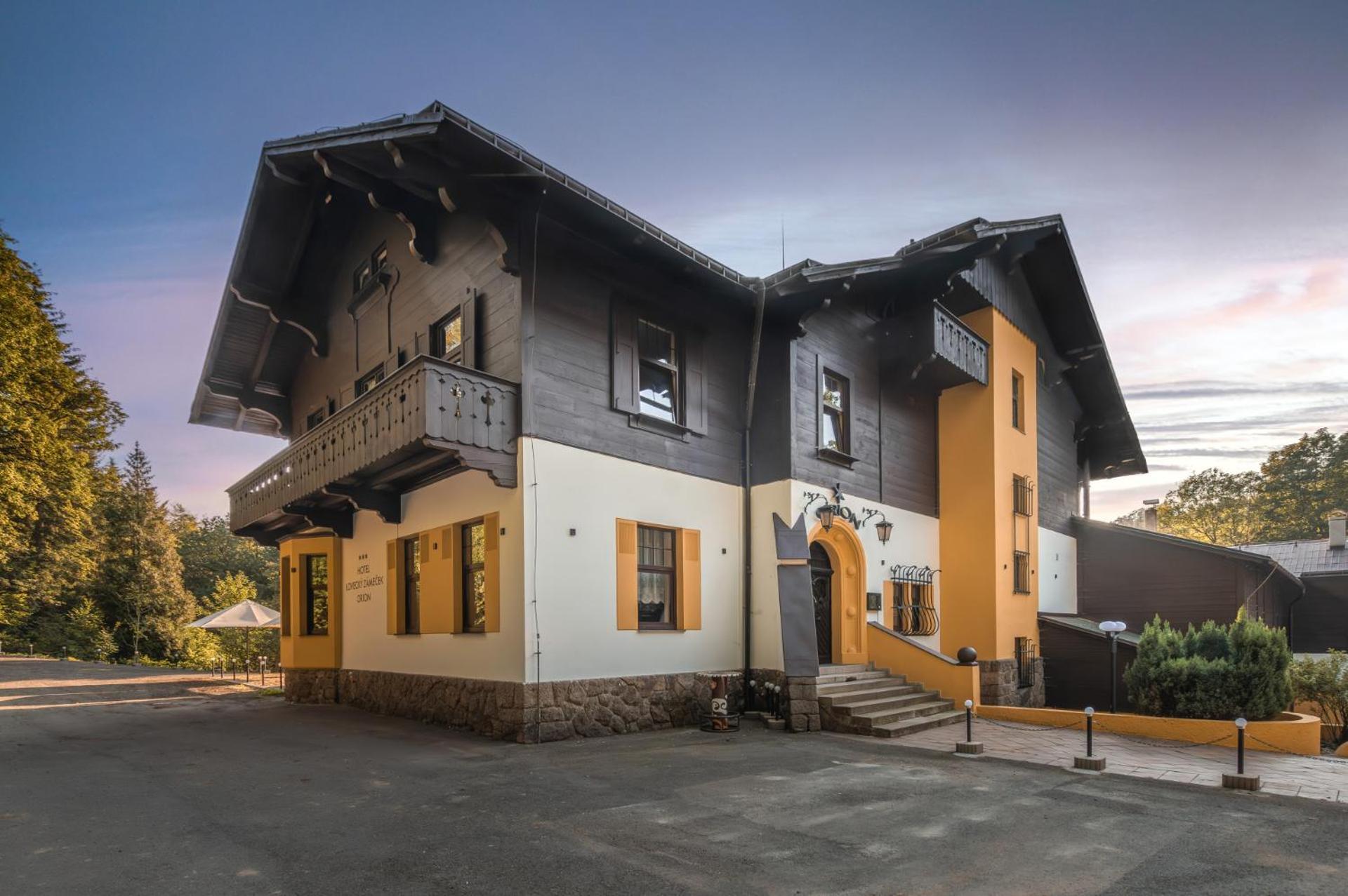 Hotel Lovecky Zamecek Orion Liberec Esterno foto