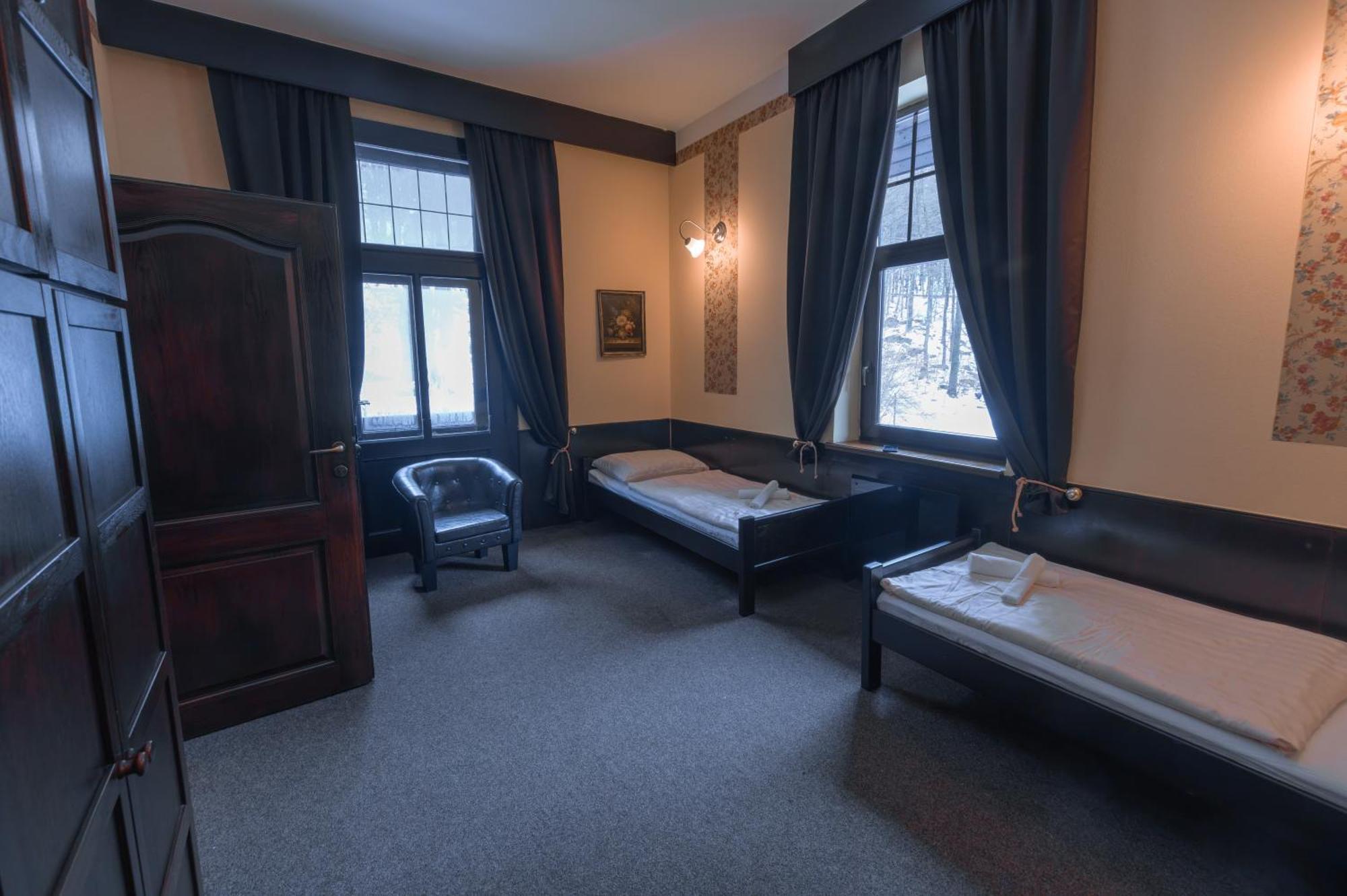 Hotel Lovecky Zamecek Orion Liberec Esterno foto
