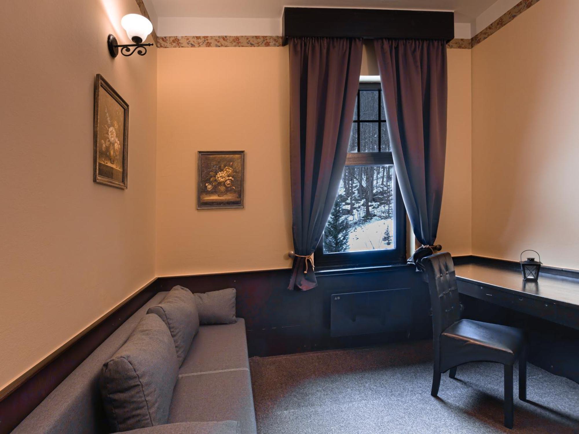 Hotel Lovecky Zamecek Orion Liberec Esterno foto