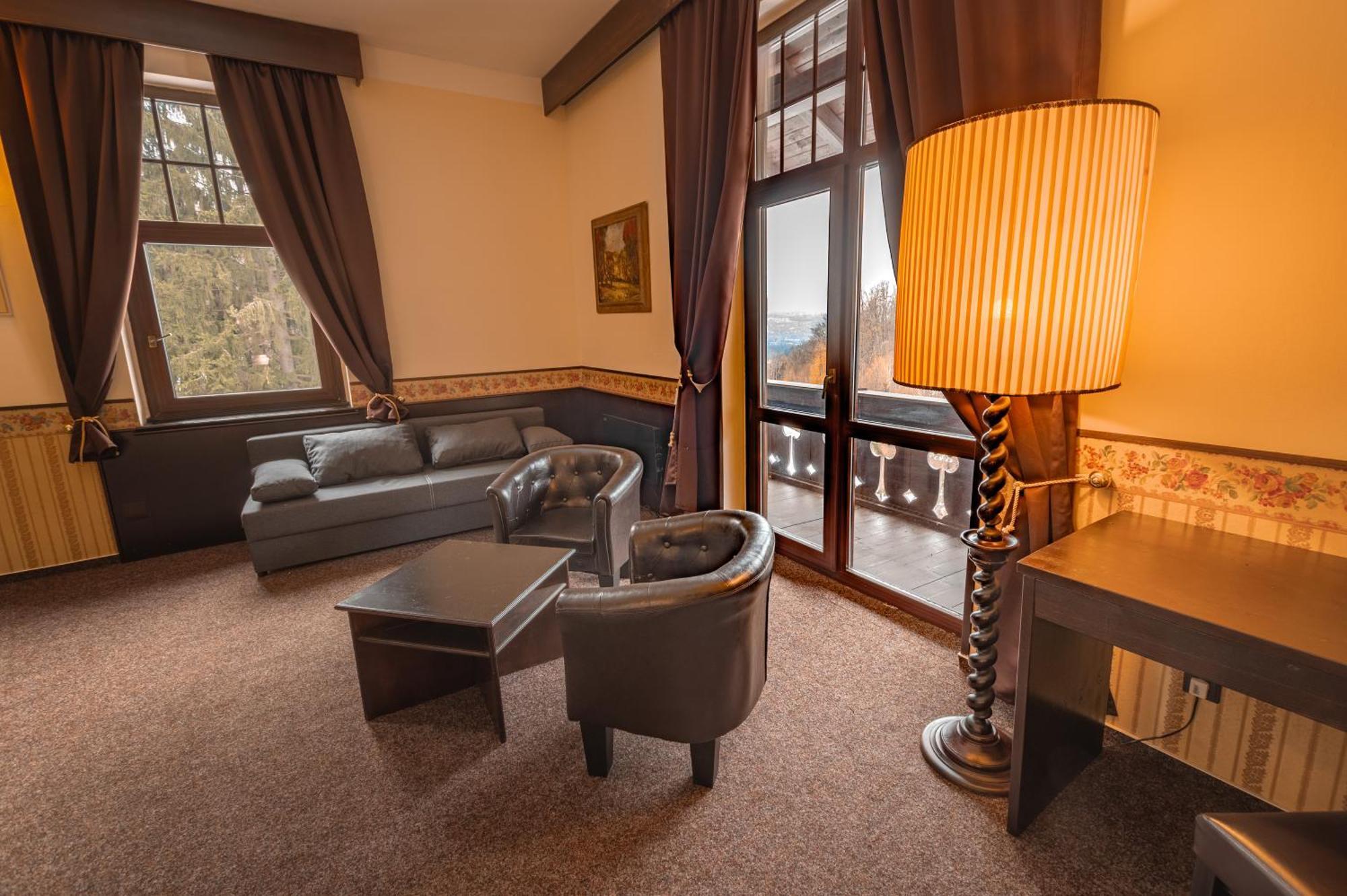 Hotel Lovecky Zamecek Orion Liberec Esterno foto