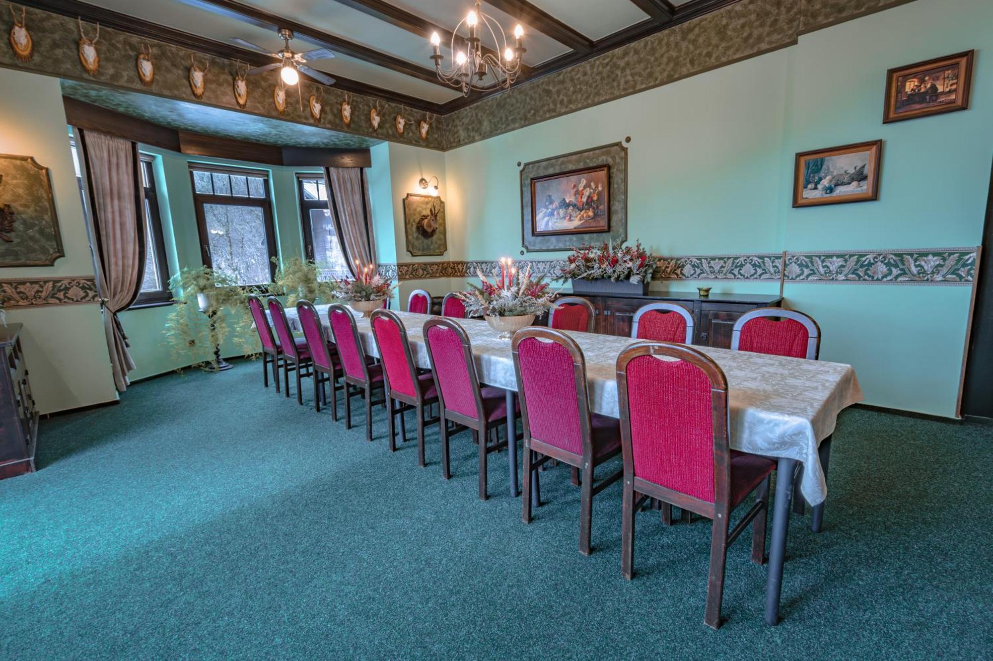 Hotel Lovecky Zamecek Orion Liberec Esterno foto