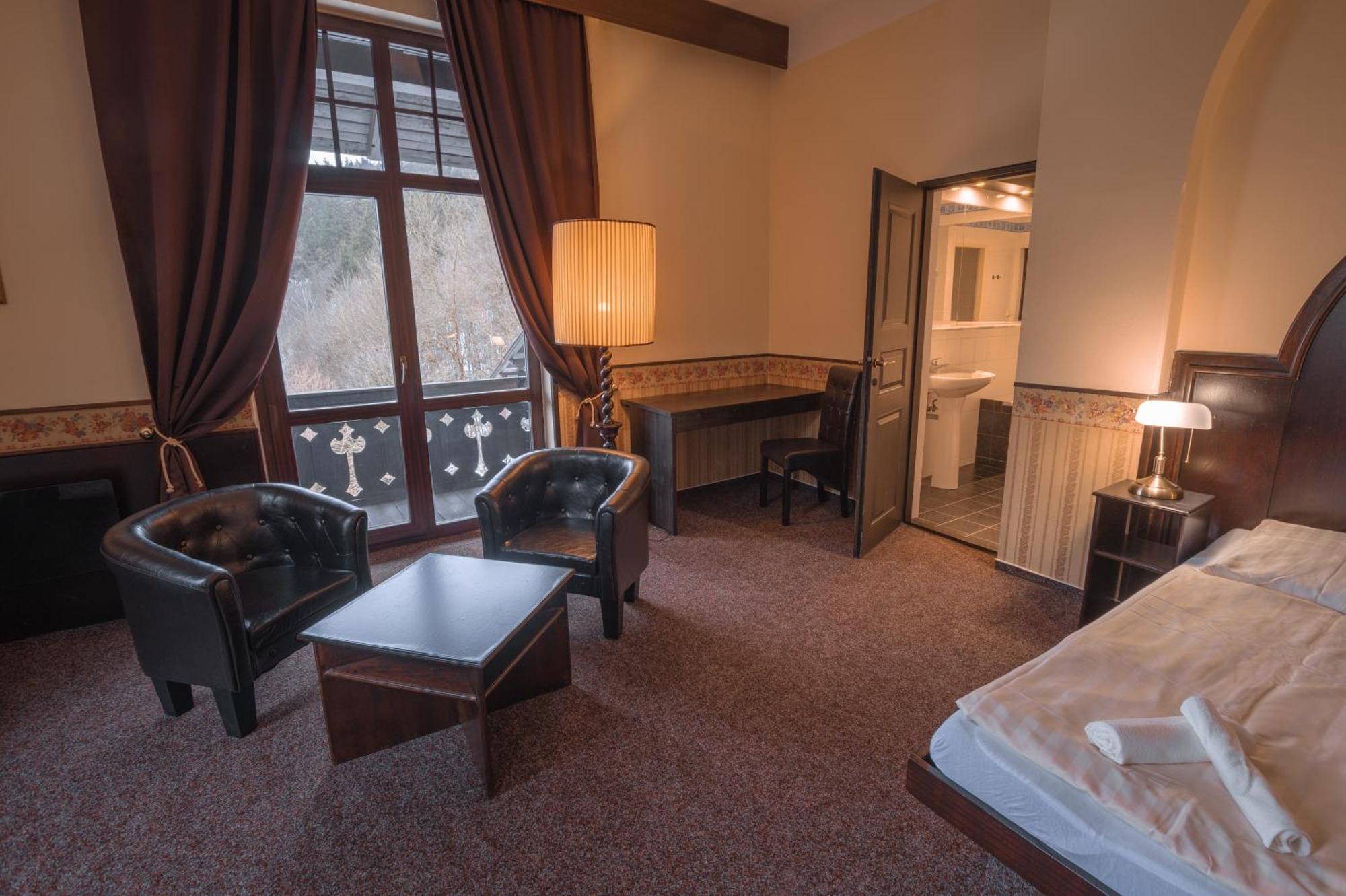 Hotel Lovecky Zamecek Orion Liberec Esterno foto